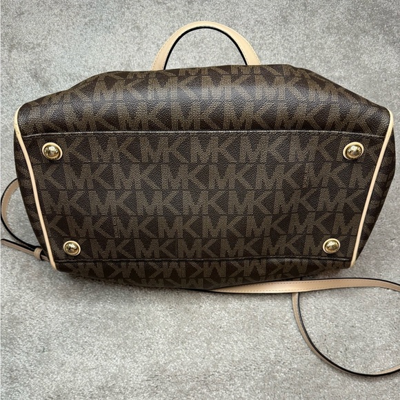 Michael Kors Speedy MK Signature Monogram Logo Satchel Bag with adjustable strap - Picture 9 of 16